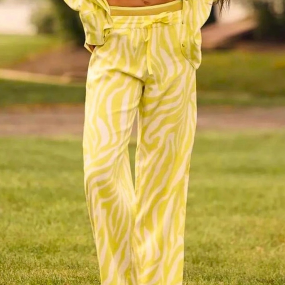 NWOT Anthropologie Modal Citron Zebra cozy light pj pants medium M